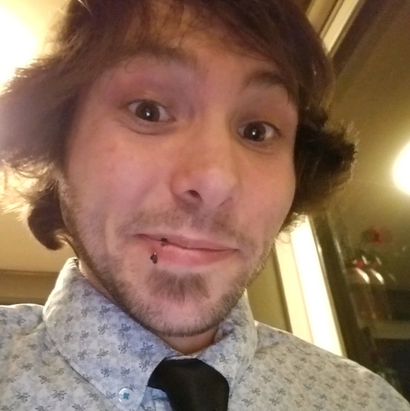 Profile Picture of Dan Weaver (@dante710) on Poshmark