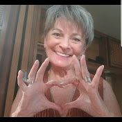 Profile Picture of Betty Schmeets (@bettyschmeets) on Youtube