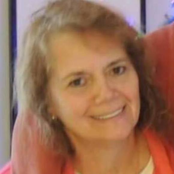 Profile Picture of Jo Macina cizenski (@cizenski) on Poshmark