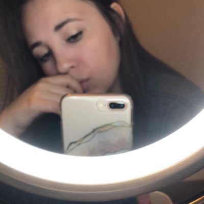 Profile Picture of Shayla Edwards (@shaylaedwards43) on Twitter