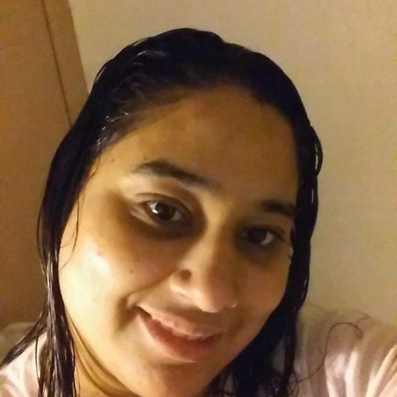 Profile Picture of Coral Padilla (@cpadilla777) on Poshmark