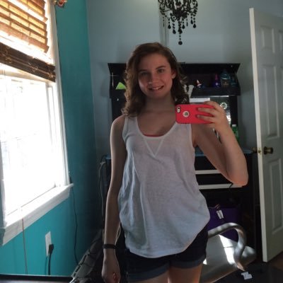 Profile Picture of Amber Mullican (@mullican_amber) on Twitter