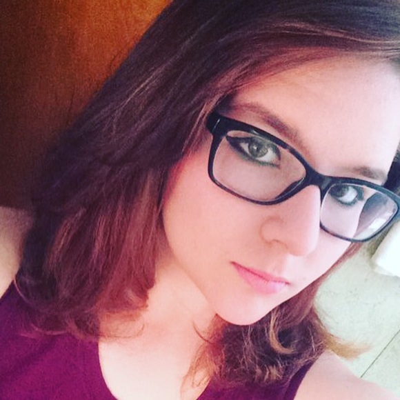 Profile Picture of Sam Whitman (@samwhitman5400) on Poshmark