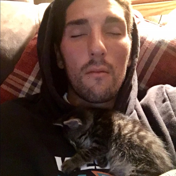 Profile Picture of Mike Hogh (@mhoghery) on Poshmark