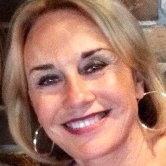 Profile Picture of Connie Hyland (@conniehyland) on Poshmark