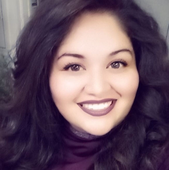 Profile Picture of Cassandra Negrete (@cassien4) on Poshmark