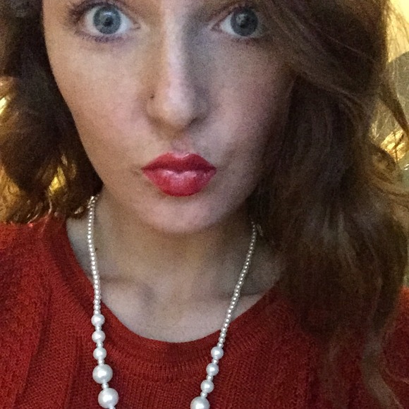 Profile Picture of Madison Bartkowiak (@madi_valeria) on Poshmark