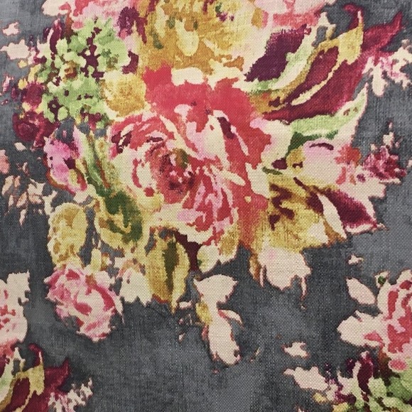 Caroline Fechik - Poshmark Profile Picture of Caroline Fechik (@carolinefechik) on Poshmark