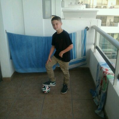 Profile Picture of Evan Simons (@SimonsEvan) on Twitter