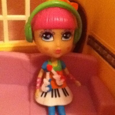 Profile Picture of Dixie The Doll (@CarlsonRose) on Twitter