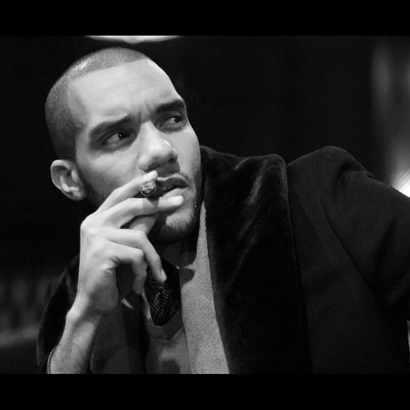 Profile Picture of Steven Medrano (@closetrayd) on Poshmark