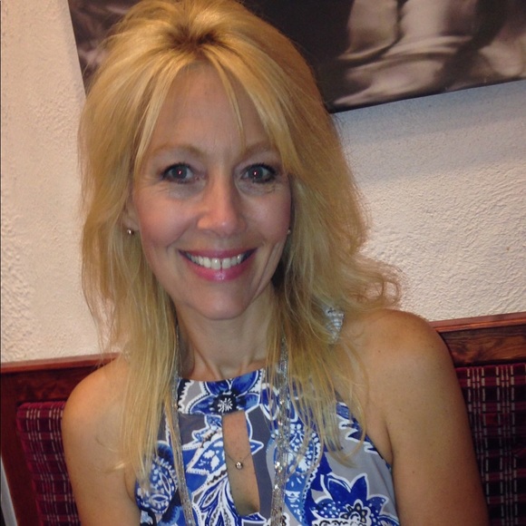 Lori Colson - Poshmark Profile Picture of Lori Colson (@loriann813813) on Poshmark