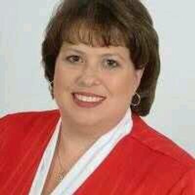 Profile Picture of Kim Robbins (@rxistkim) on Twitter