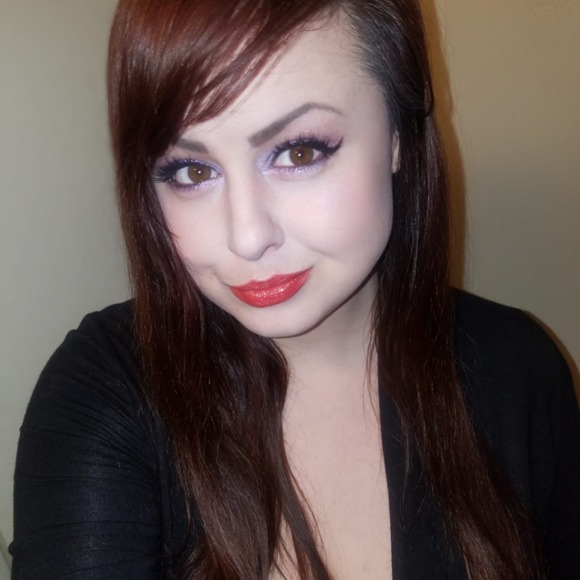 Profile Picture of Fallon Hayes (@raiseyourvibe) on Poshmark