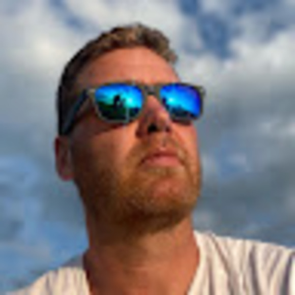 Profile Picture of Christopher Schultz (@chschultz435) on Poshmark