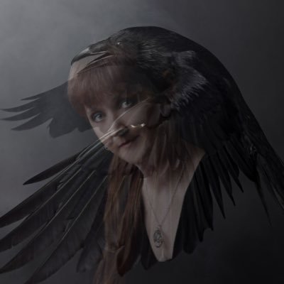 Profile Picture of Laurie Forest Is Deep In The  💜 🌛editing Cave  🐲 🔥 (@laurieannforest) on Twitter