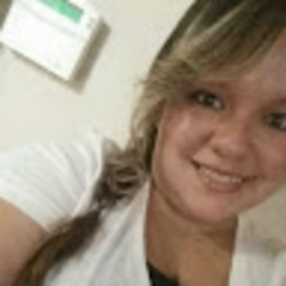 Profile Picture of Elizabeth Hidrogo (@hidrogo2012) on Poshmark
