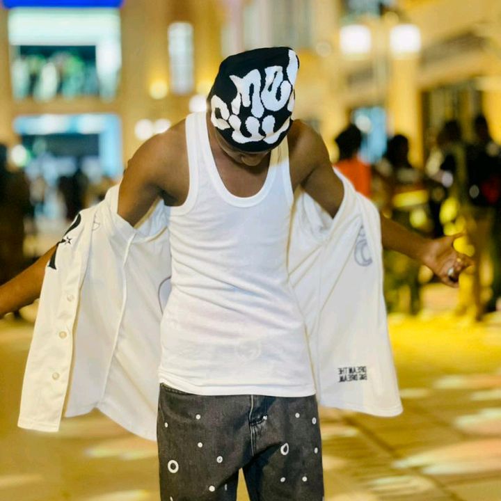 Profile Picture of Petit barry (@petitbarry85855) on Tiktok