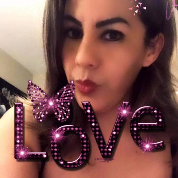 Profile Picture of Teresa Molina (@teresa_molina) on Poshmark