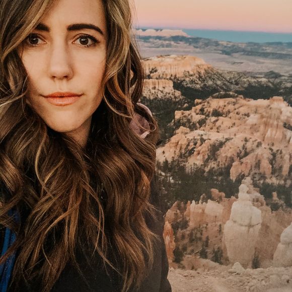 Elín Kuzmack - Poshmark Profile Picture of Elín Kuzmack (@enkuzmack5) on Poshmark