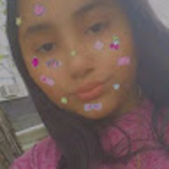 Profile Picture of Dianni Amador (@dianniamador8) on Poshmark