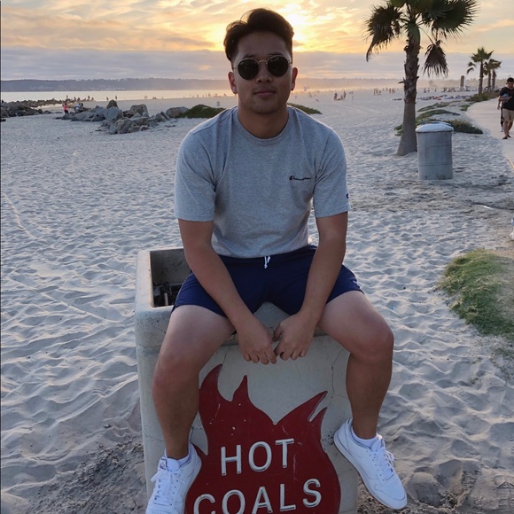 Profile Picture of Mitchell Taing (@mitch__t) on Poshmark