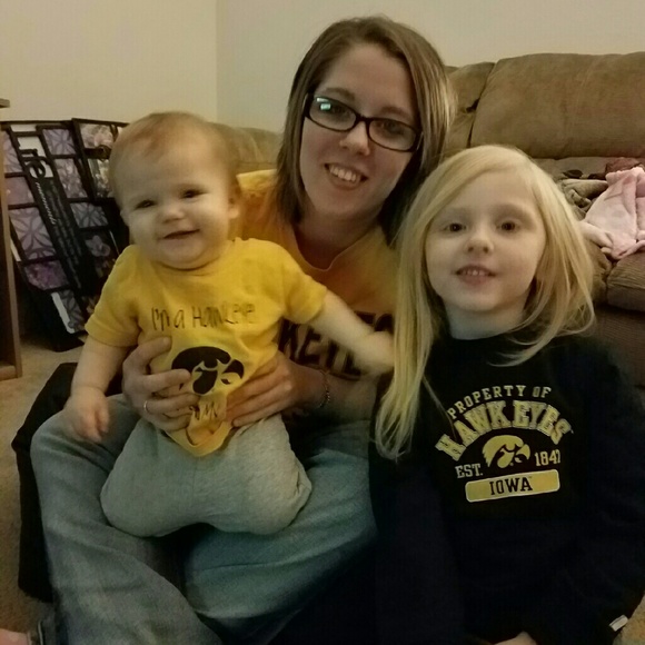 Profile Picture of Taylor Ehlinger (@tay2323) on Poshmark