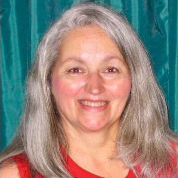 Profile Picture of Karen Dickenson (@kkhdickens) on Poshmark