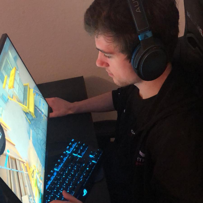 Profile Picture of Simon Kovacs (@sim19v) on Twitter