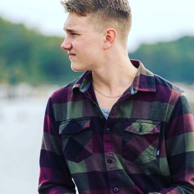Profile Picture of Stray (@jacob_strayer) on Twitter