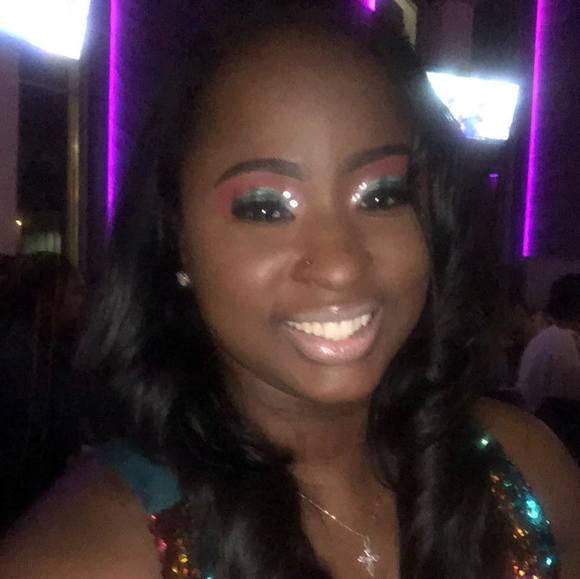 Profile Picture of Jamelia Hall (@jamelia_hall) on Poshmark