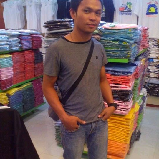 Profile Picture of petergalaura (@petergalaura) on Tiktok