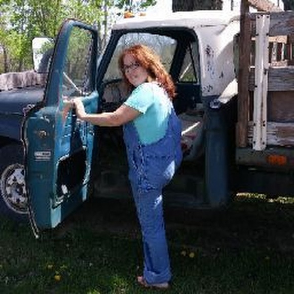 Profile Picture of Theresa Chilbert (@tagarbett1) on Poshmark