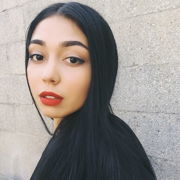 Profile Picture of Cassandra D (@cassdelp210) on Poshmark