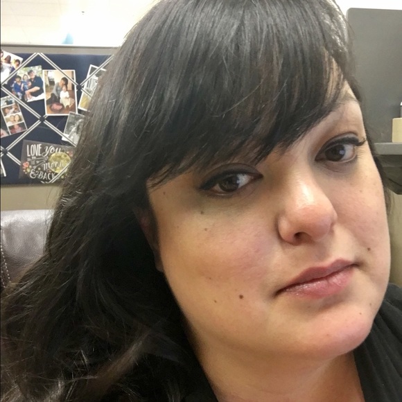 Profile Picture of Kimie Bowser (@wekilynn) on Poshmark