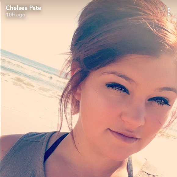 Profile Picture of Chelsea Pate (@chelseanpate) on Poshmark