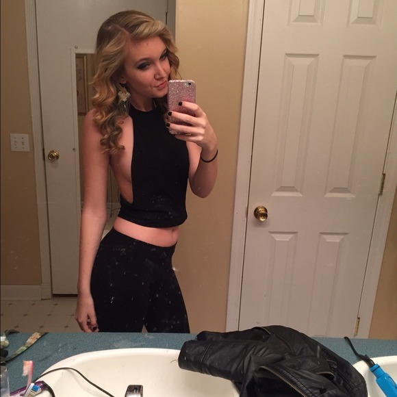 Profile Picture of Tori Jarrett (@torikaitlynn_) on Poshmark