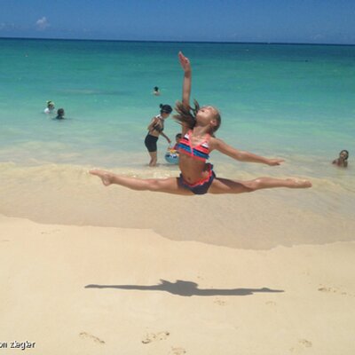 Profile Picture of FOLLOW ME MADDIE (@@dancemoms134) on Twitter