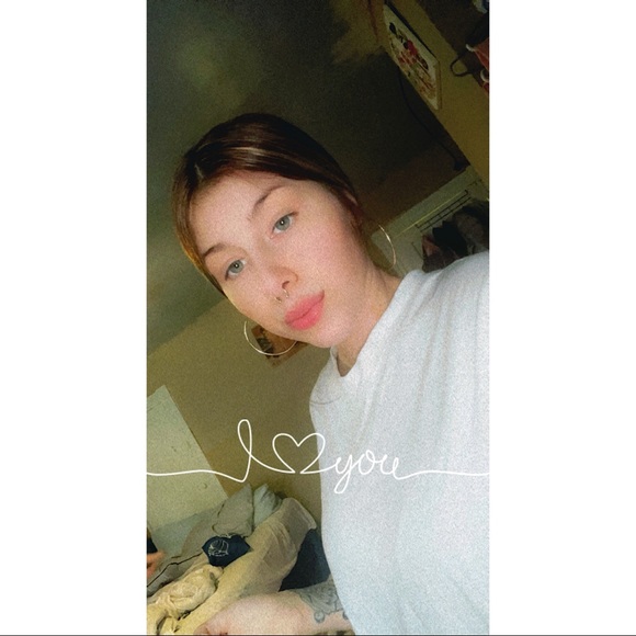 Profile Picture of Jessica Puller (@j_puller) on Poshmark