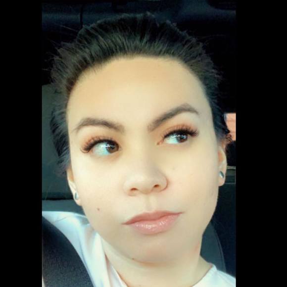 Profile Picture of Reine Hallera (@nay671) on Poshmark