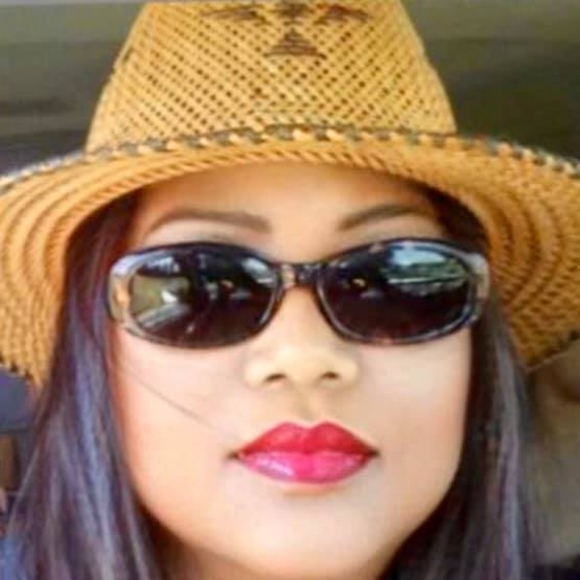 Profile Picture of Mhelda Pumaras (@mheldapumaras) on Poshmark