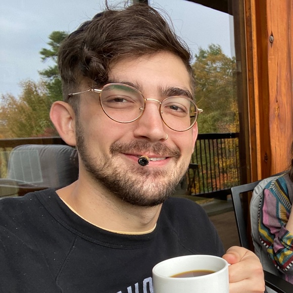 Profile Picture of Brett Hicks (@bretthicks688) on Poshmark