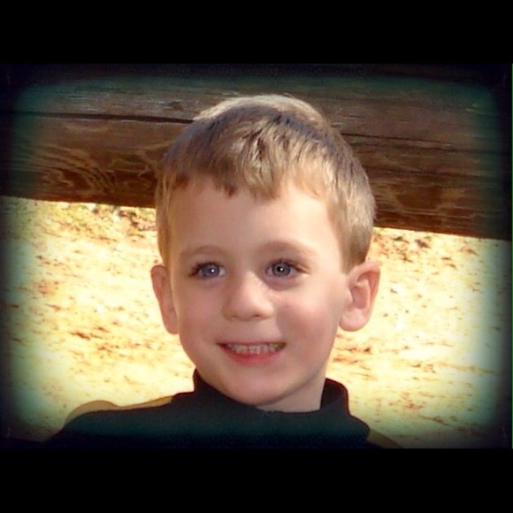 Profile Picture of Bonnie Lassiter (@bhlassiter) on Poshmark