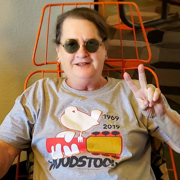 Profile Picture of Jo anne Cross (@comalady72) on Poshmark