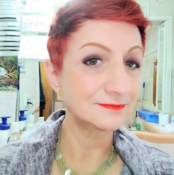 Profile Picture of Maria Tymich (@metbfc) on Poshmark