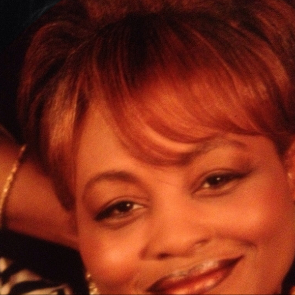 Profile Picture of Gloria Chalmers (@cclassicdiva) on Poshmark