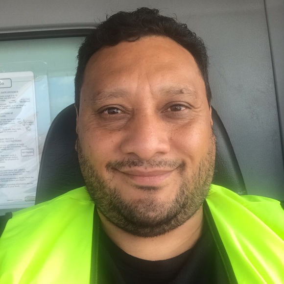 Profile Picture of Dave Martinez (@daveaparicio) on Poshmark