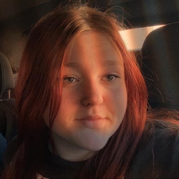Profile Picture of Skylar Freeman (@skylarfreeman63) on Poshmark