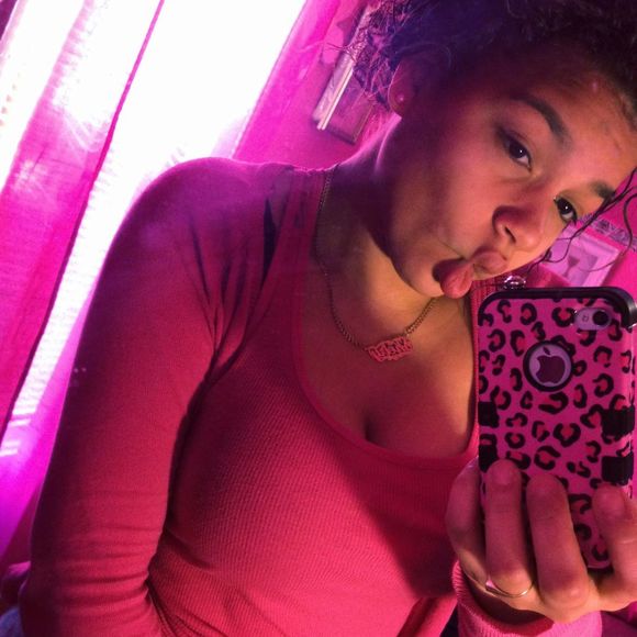 Profile Picture of Sheiry Fuster (@sheiryxo) on Poshmark