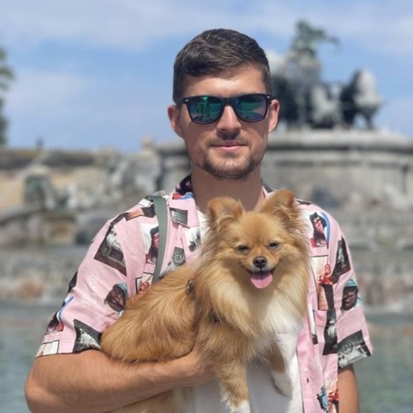 Profile Picture of Oleh Udovytsia (@olezha911) on Poshmark